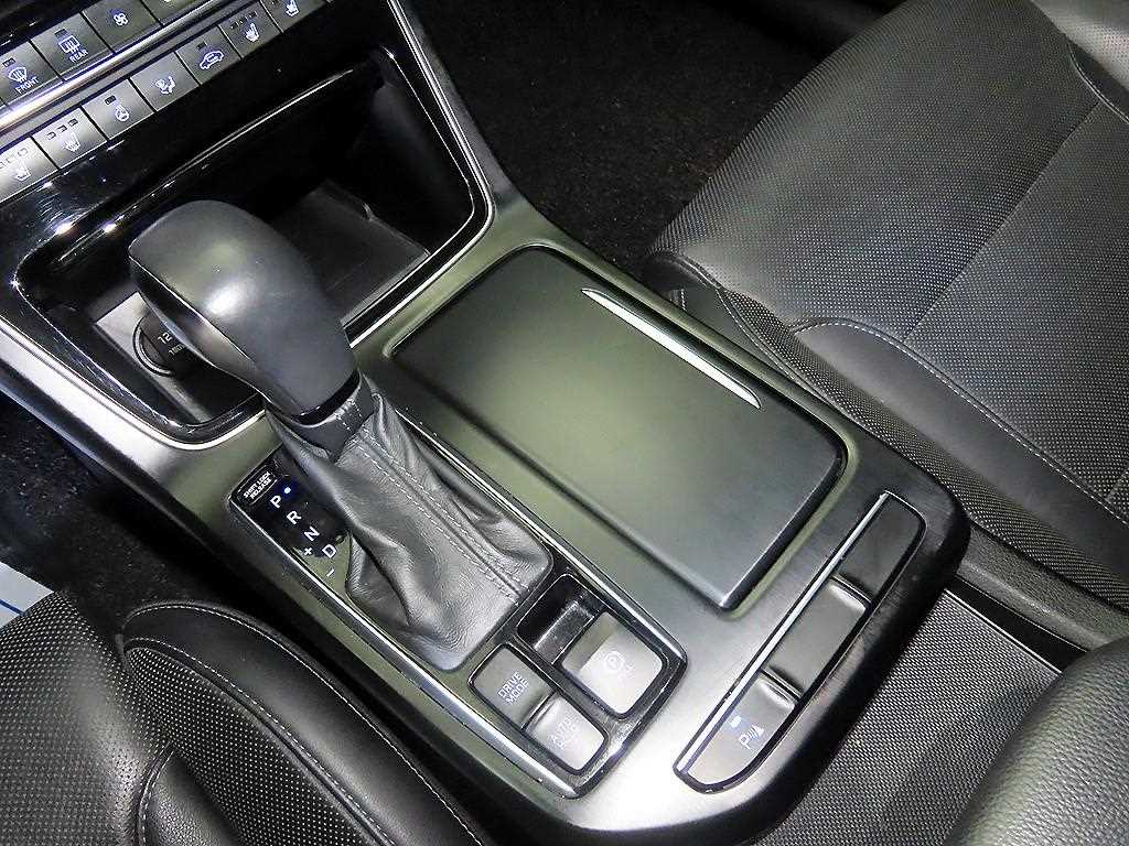 HYUNDAI Grandeur - Vista 12