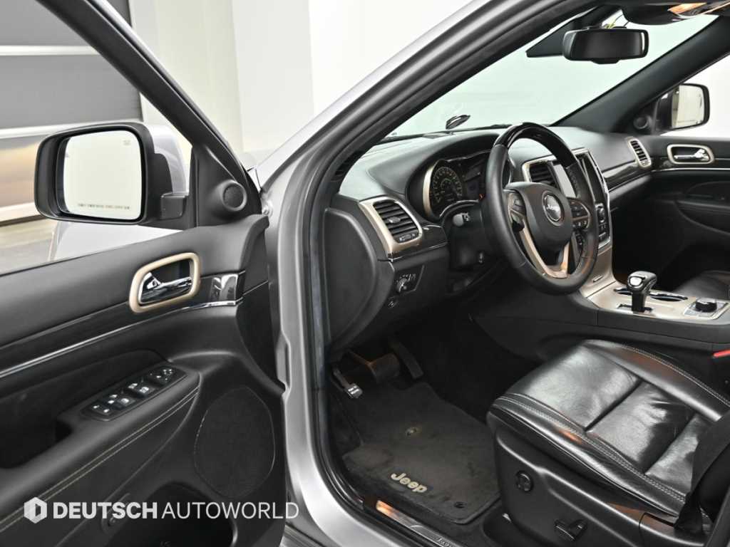 Jeep Cherokee - Vista 11