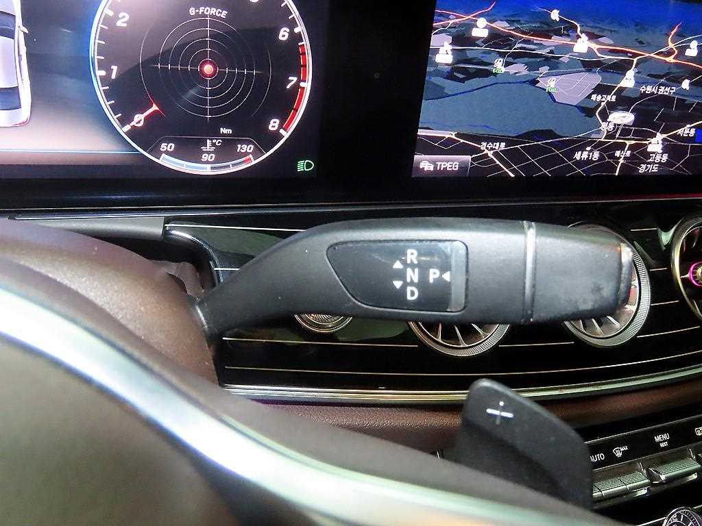 Mercedes Benz CLS Class - Vista 12