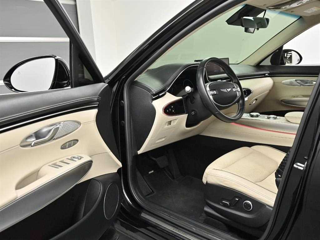 Genesis GV70 - Vista 5
