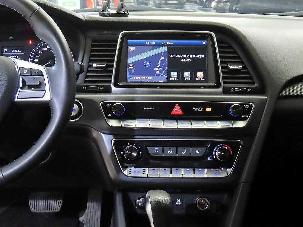 HYUNDAI Sonata - Vista 11