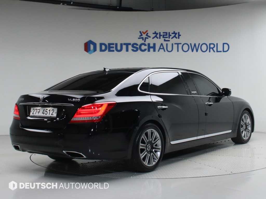 HYUNDAI Equus - Vista 3