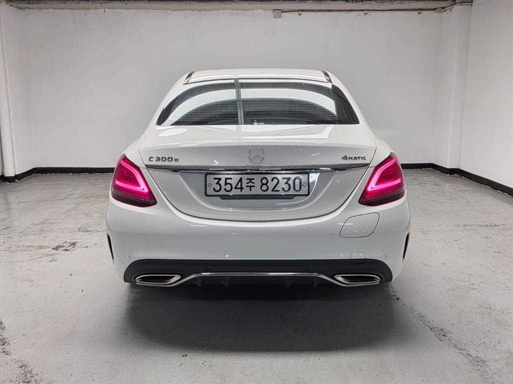 Mercedes Benz C Class - Vista 4
