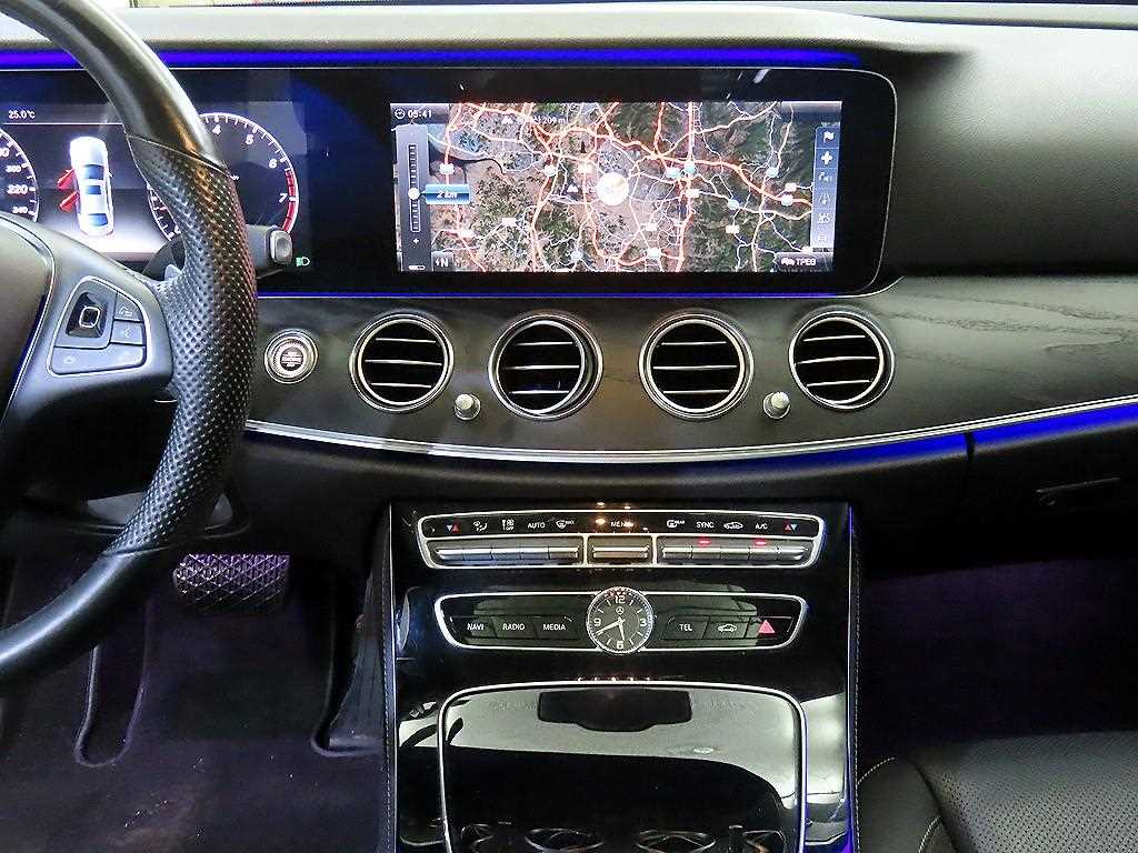 Mercedes Benz E class - Vista 11
