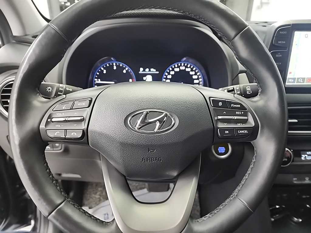 HYUNDAI Kona - Vista 10