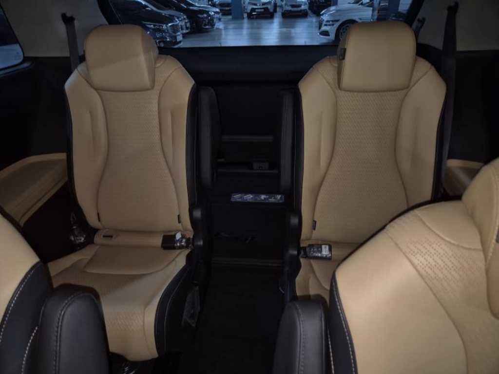 KIA Carnival - Vista 10