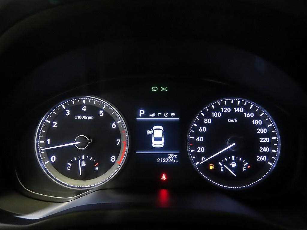 HYUNDAI Grandeur - Vista 9