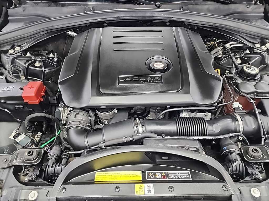 Jaguar F-PACE - Vista 5