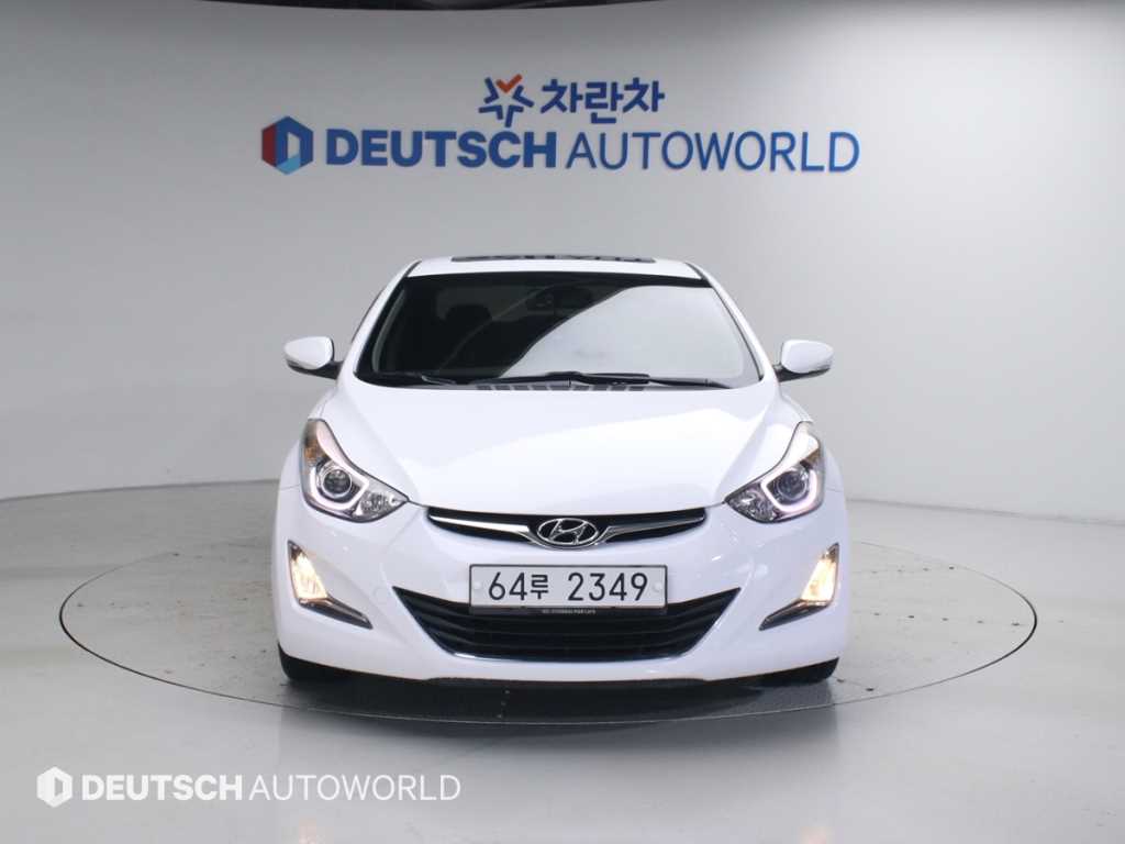 HYUNDAI Avante - Vista 3
