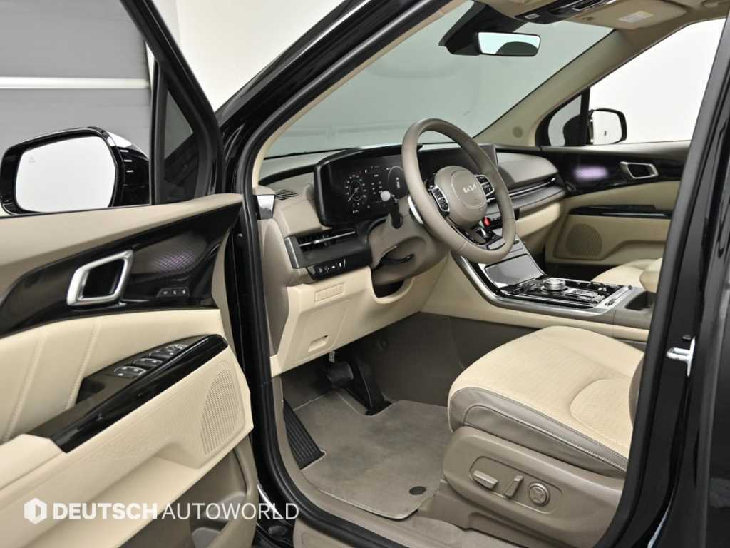 KIA Carnival - Vista 11