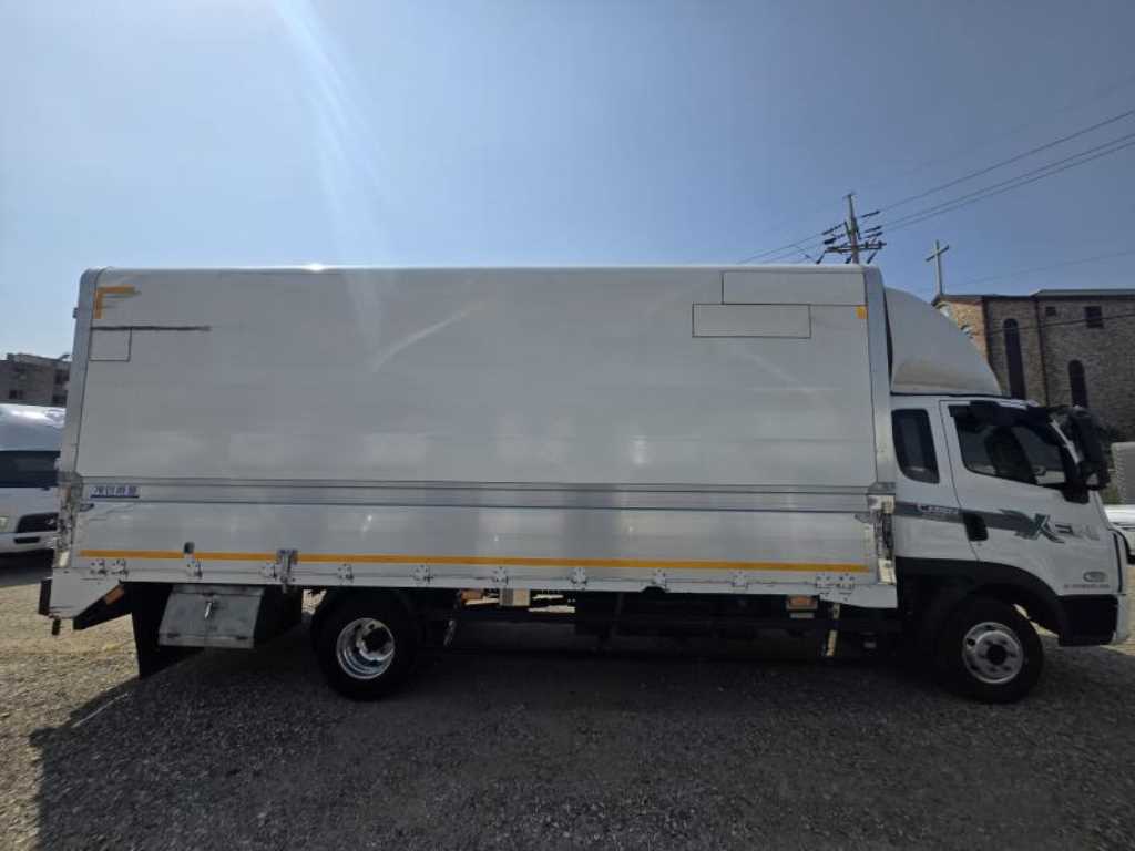 medium and large cargo truck - Vista 5