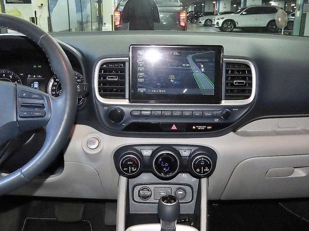 HYUNDAI Venue - Vista 11