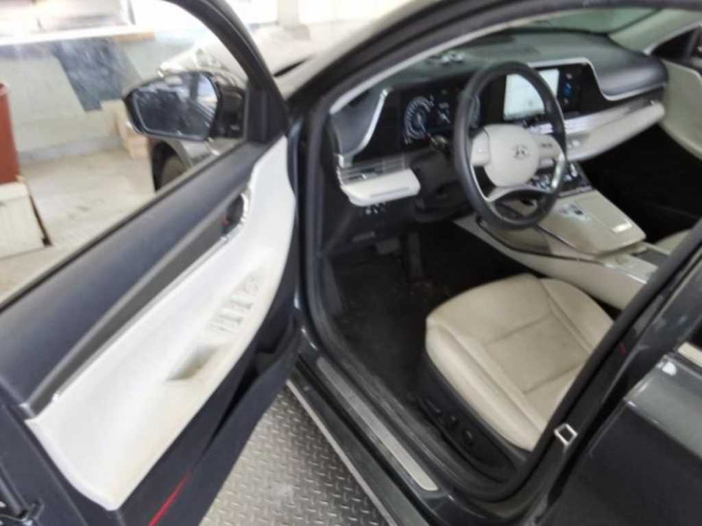 HYUNDAI Grandeur - Vista 5