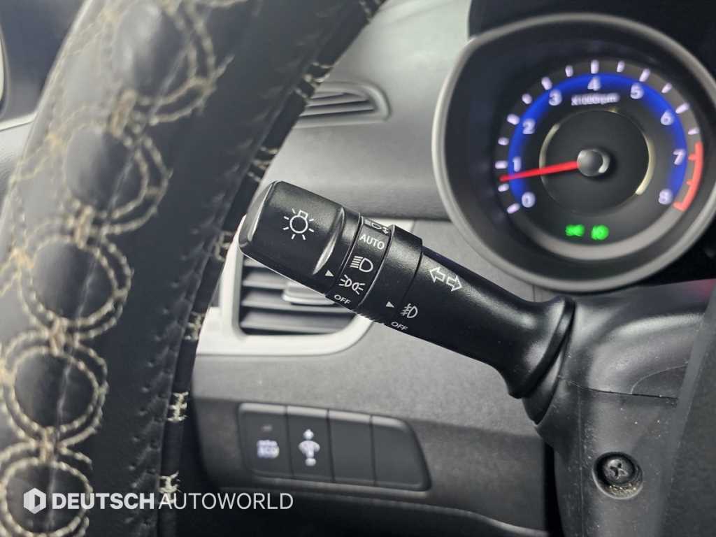 HYUNDAI Avante 2011 Blanco - Importación desde Corea - HF Imports Iquique - Foto 18