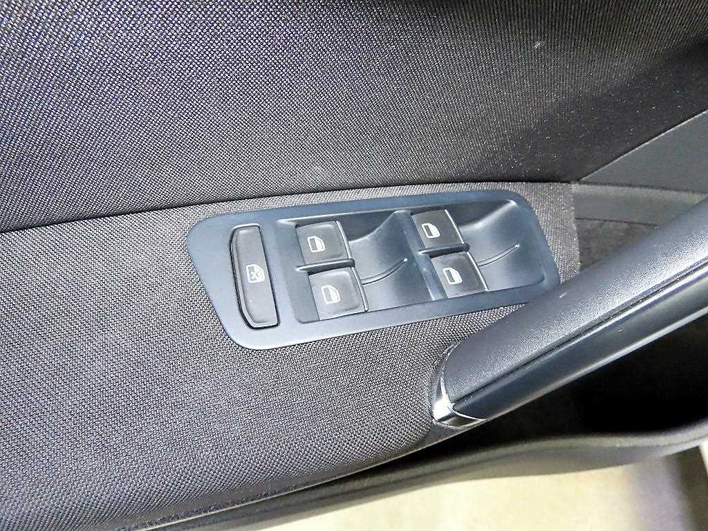 Volkswagen Golf 2014 Blanco - Importación desde Corea - HF Imports Iquique - Foto 20