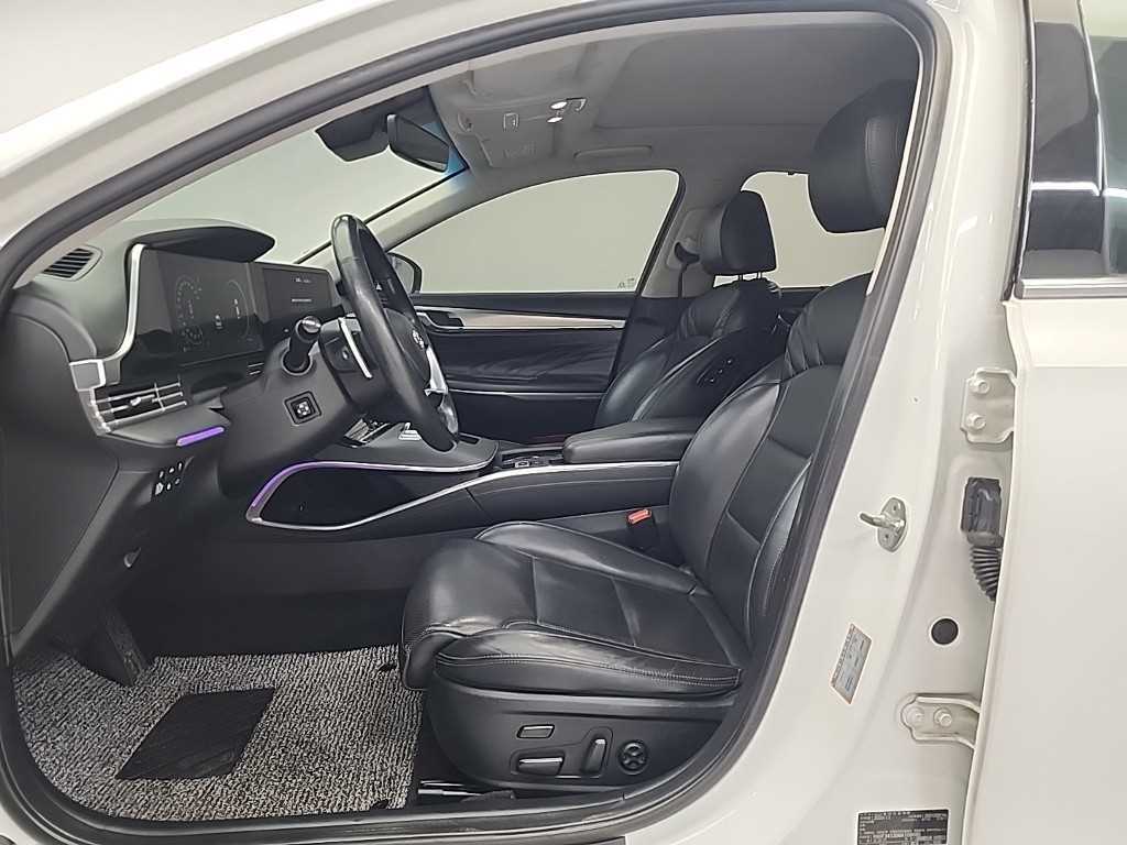 HYUNDAI Grandeur - Vista 11