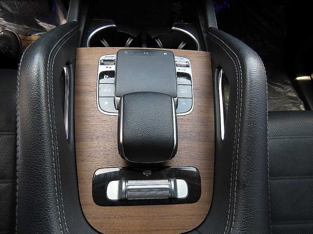 Mercedes Benz GLE Class - Vista 12
