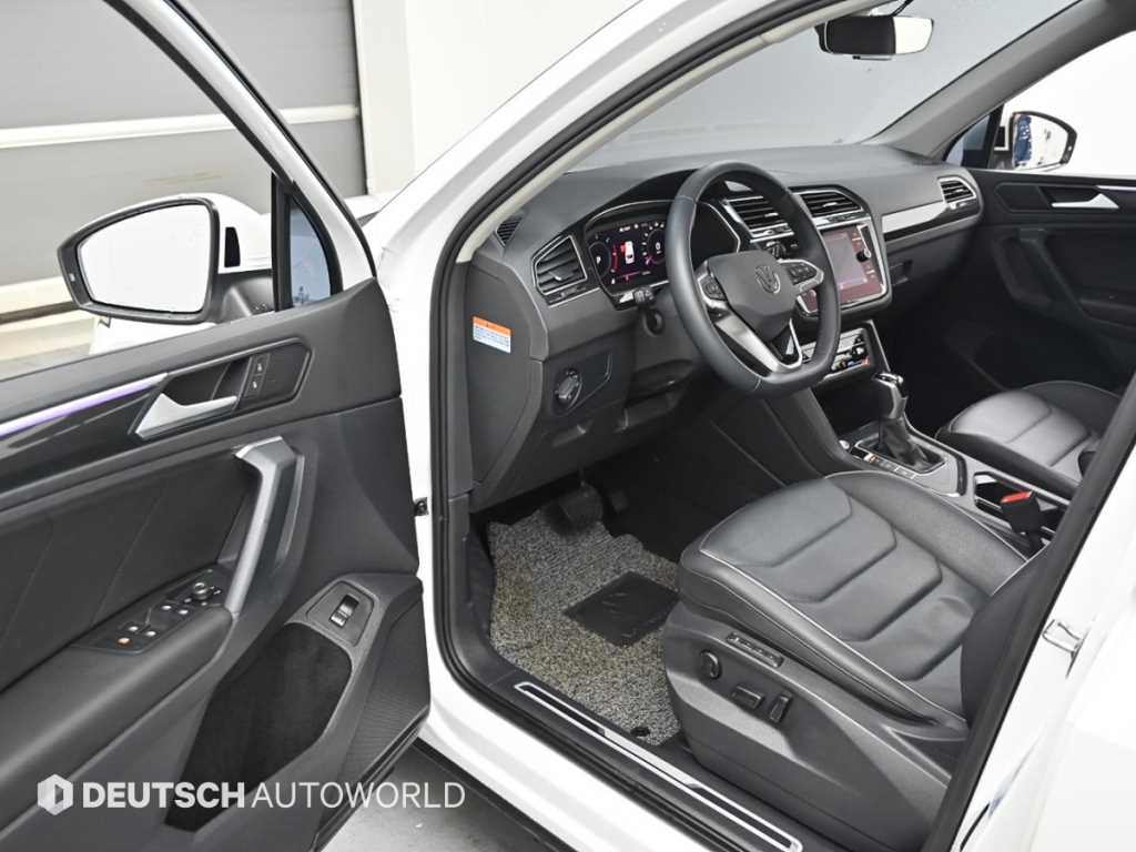Volkswagen Tiguan - Vista 11