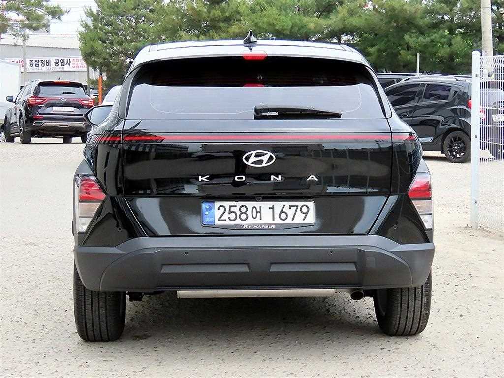 HYUNDAI Kona - Vista 4