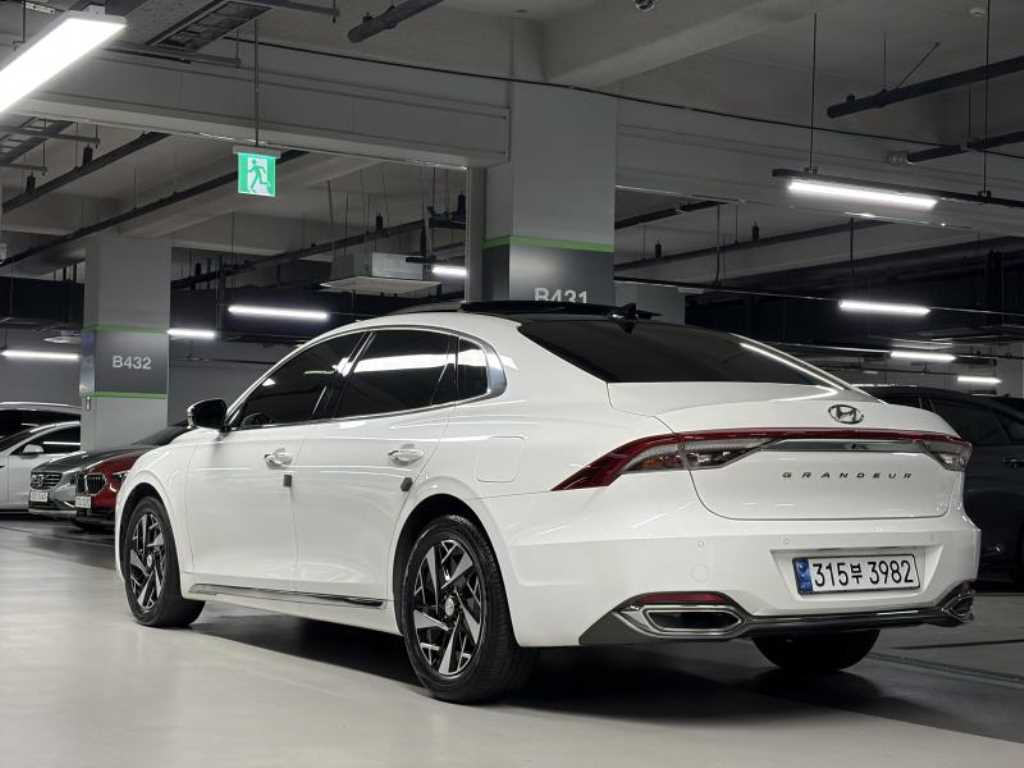 HYUNDAI Grandeur - Vista 2