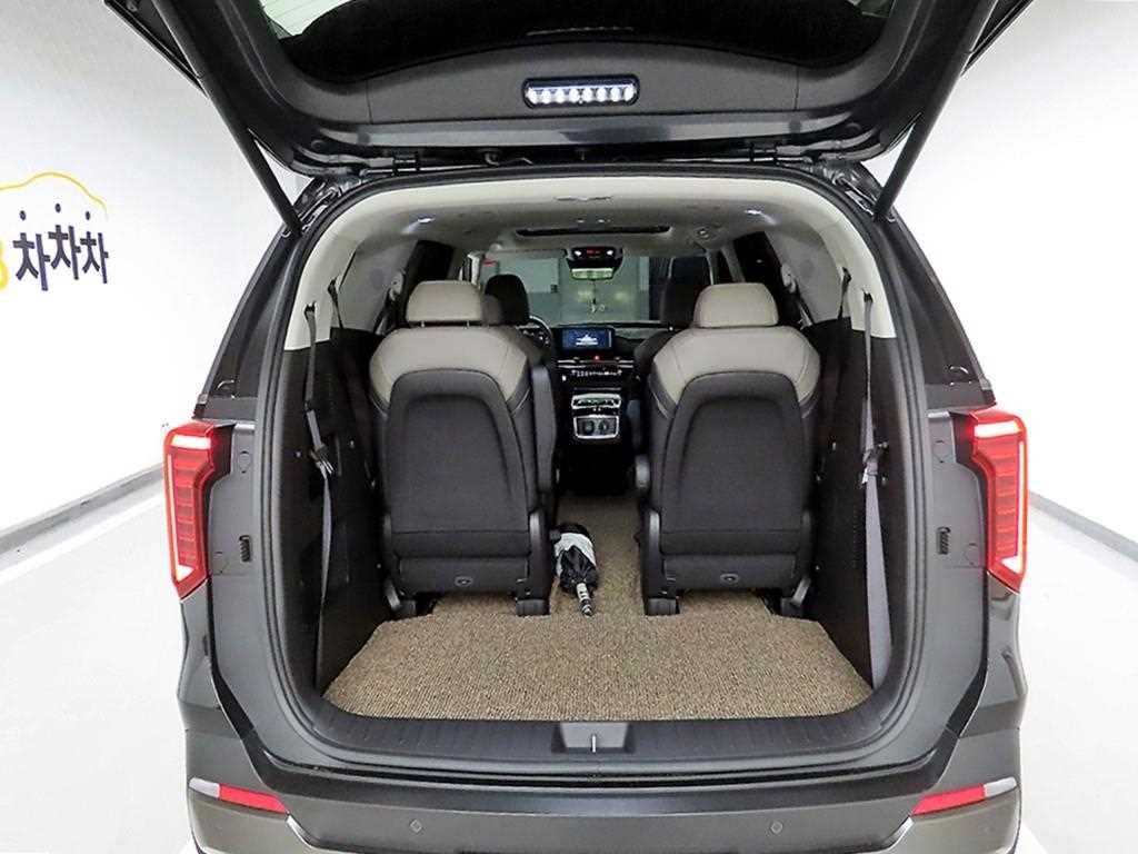 KIA Carnival - Vista 5