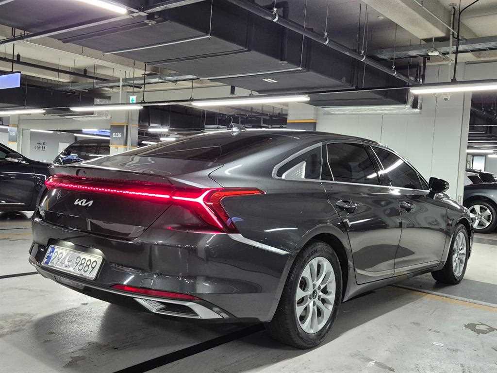 KIA K8 - Vista 3