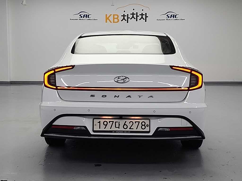HYUNDAI Sonata - Vista 3
