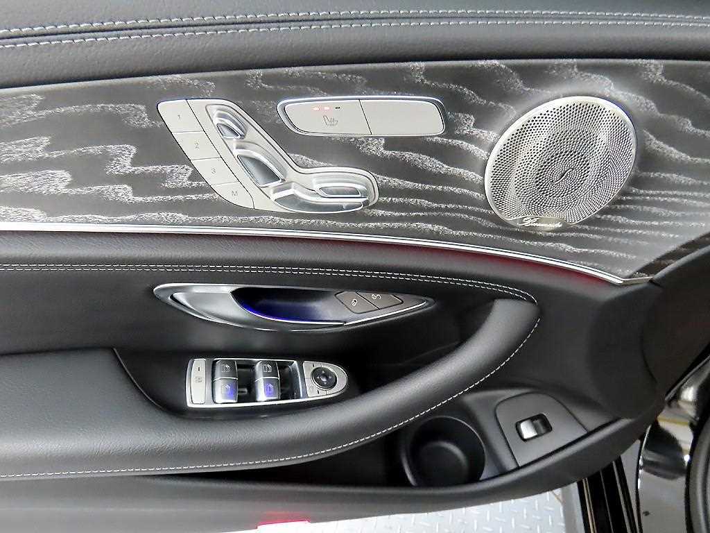 Mercedes Benz E class - Vista 11
