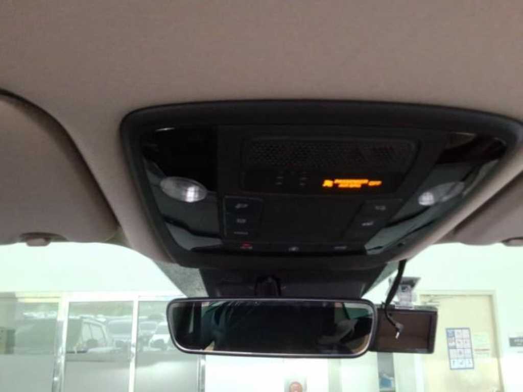 KIA Carnival - Vista 5