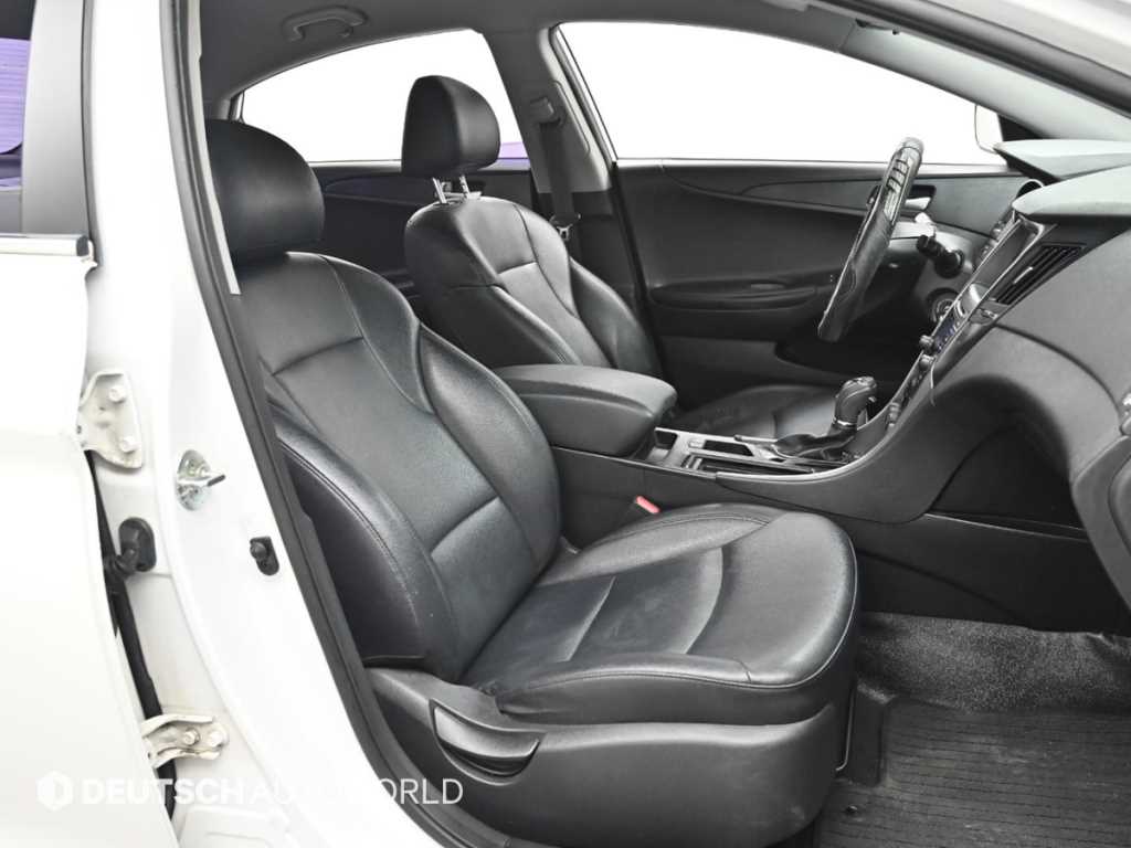 HYUNDAI Sonata - Vista 10