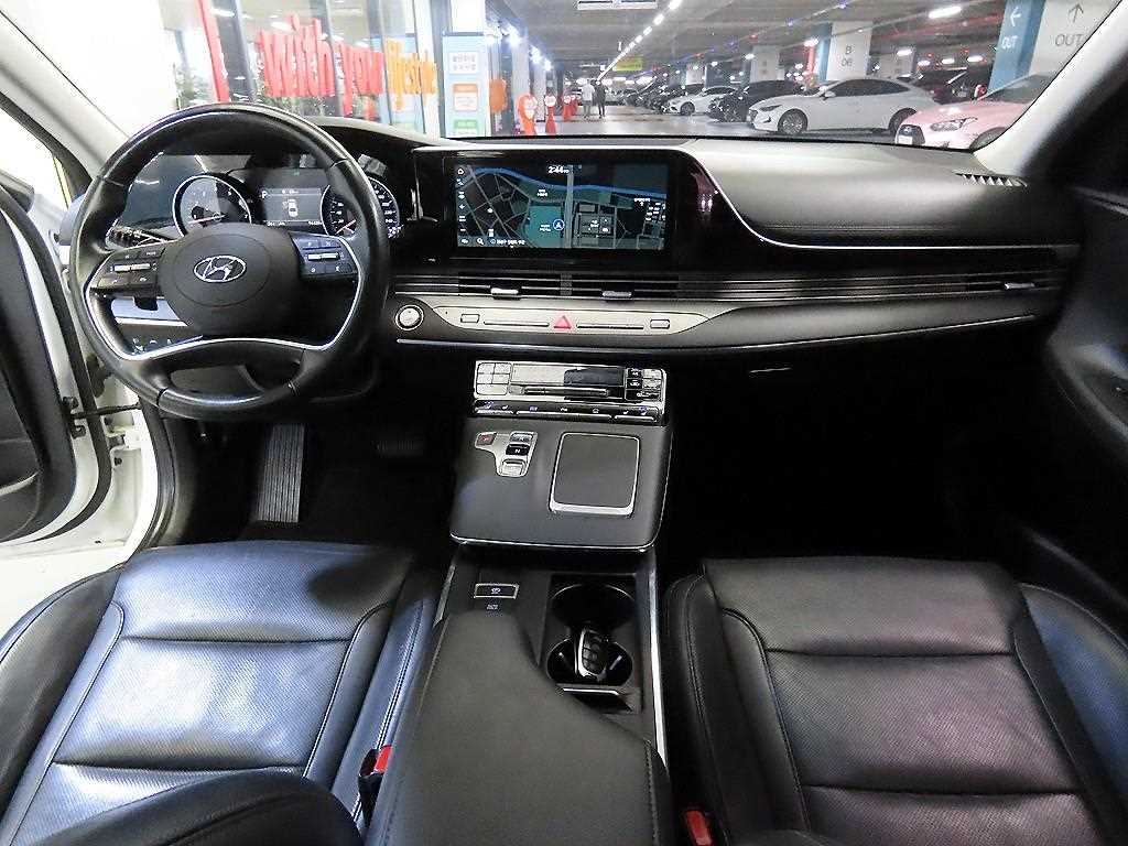 HYUNDAI Grandeur - Vista 10