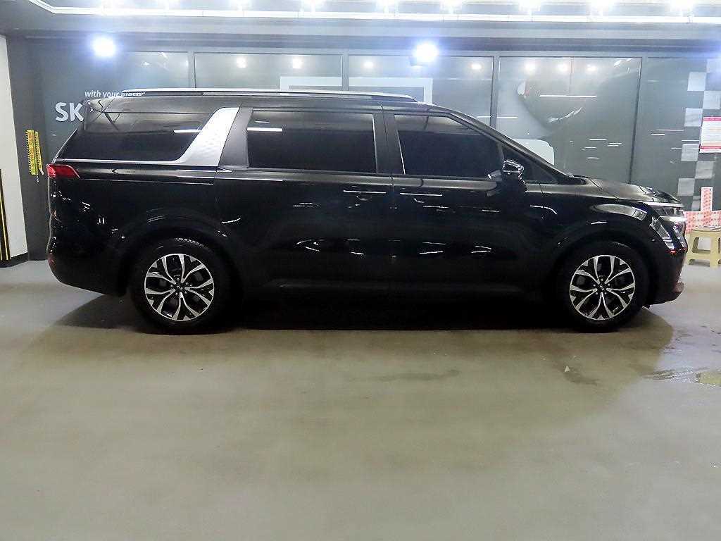 KIA Carnival - Vista 3