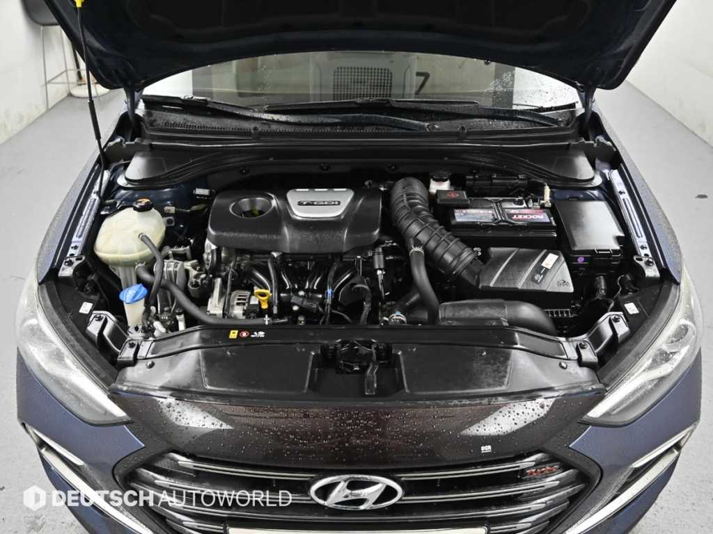 HYUNDAI Avante - Vista 6