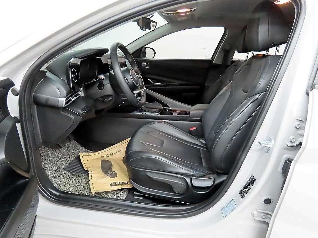 HYUNDAI Avante - Vista 5