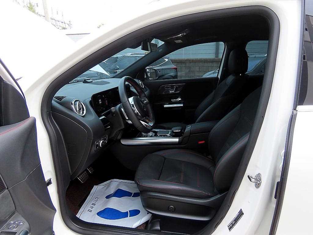 Mercedes Benz GLA Class - Vista 5