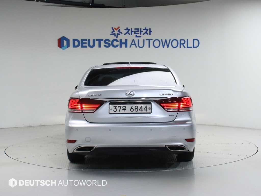 Lexus LS - Vista 4
