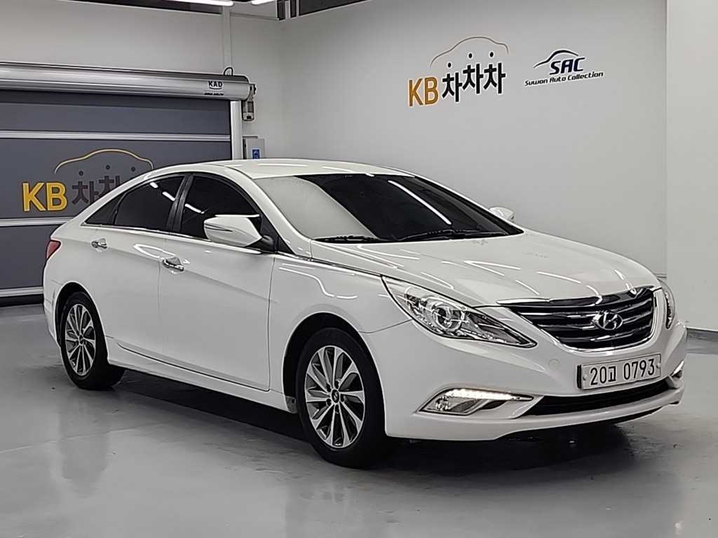 HYUNDAI Sonata - Vista 4