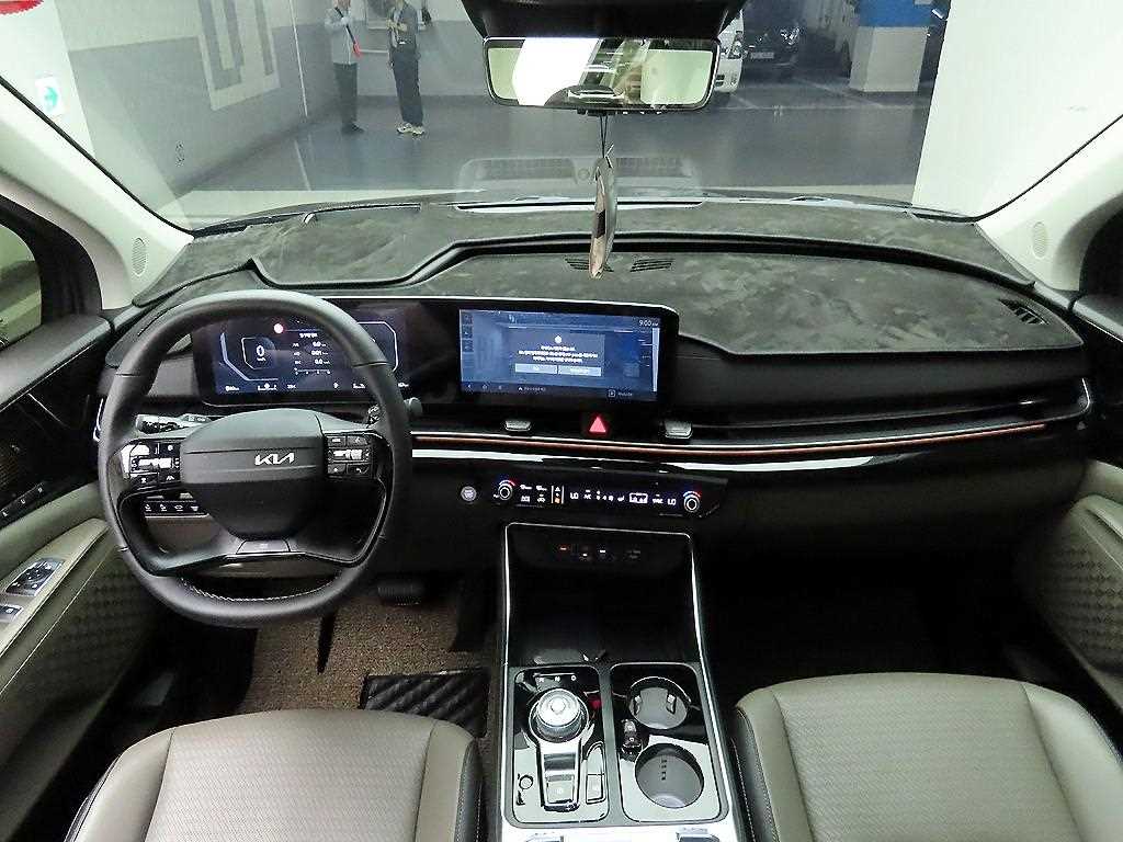 KIA Carnival - Vista 8