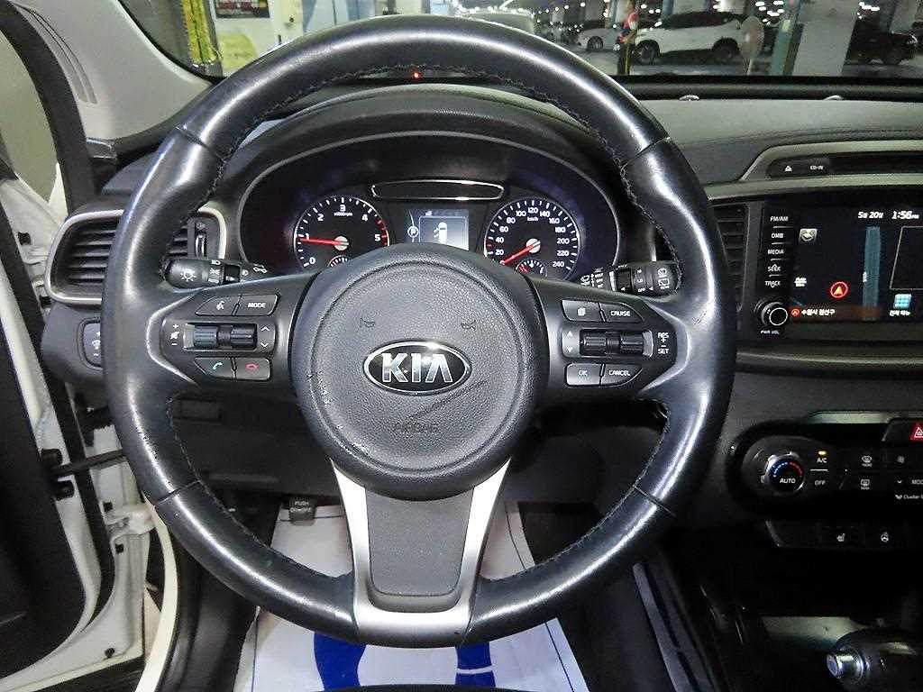 KIA Sorento - Vista 8