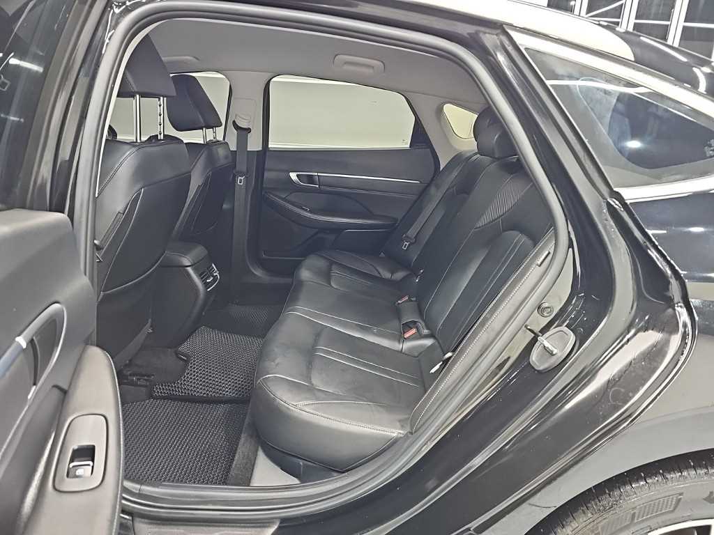 HYUNDAI Sonata - Vista 12