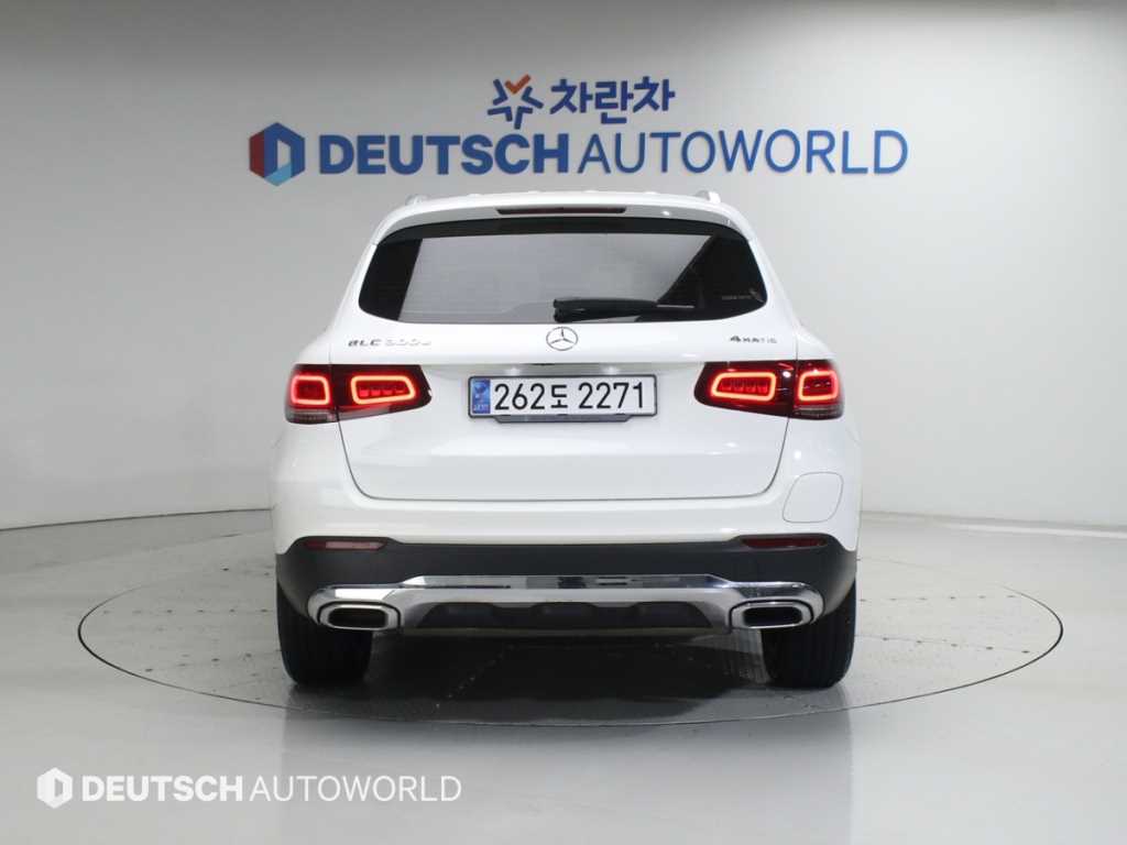 Mercedes Benz GLC Class - Vista 4