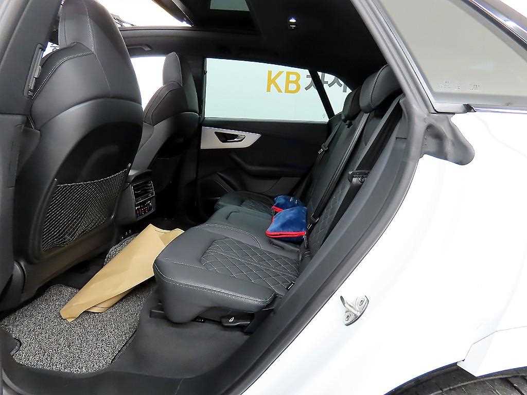 Audi Q8 - Vista 6