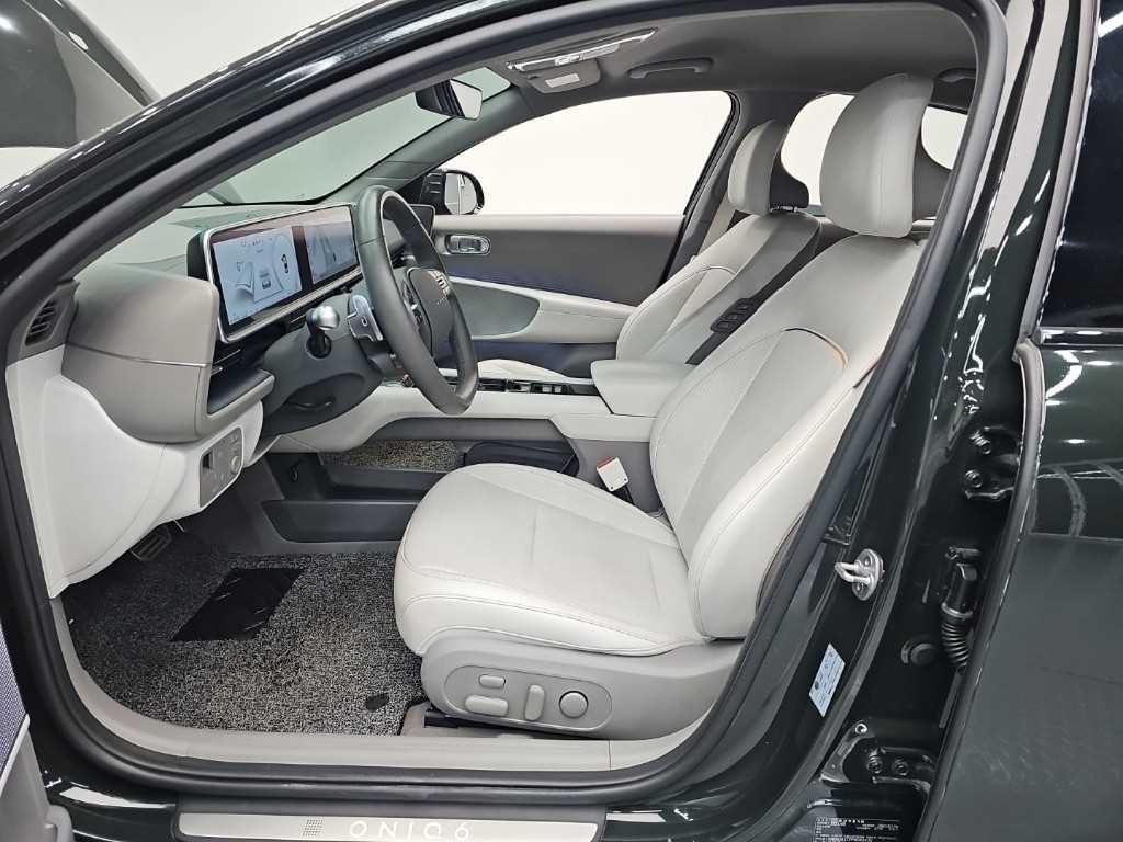HYUNDAI Ioniq 6 - Vista 11