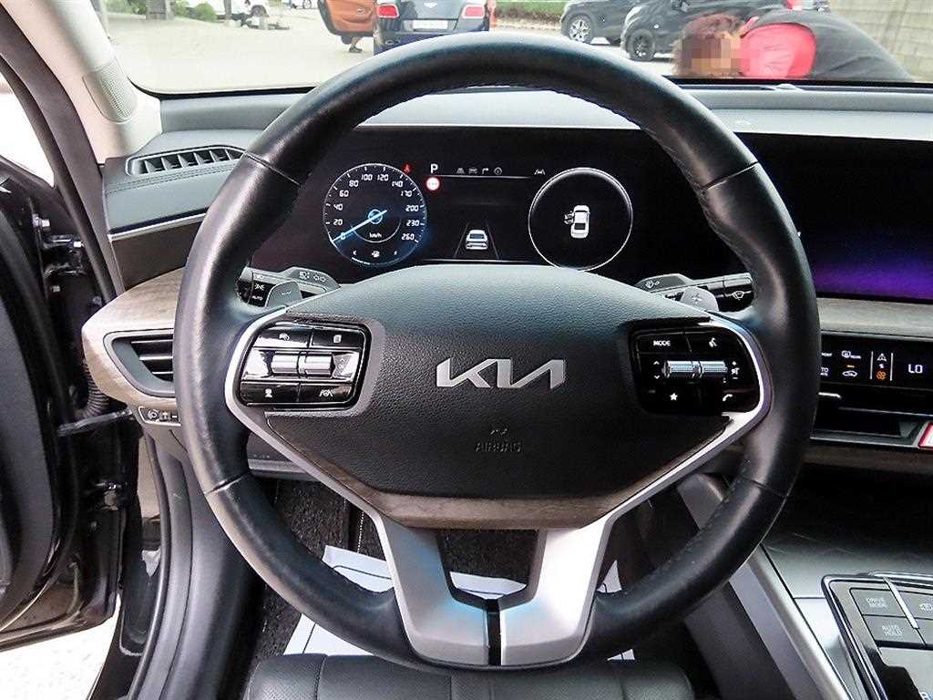 KIA K8 - Vista 8