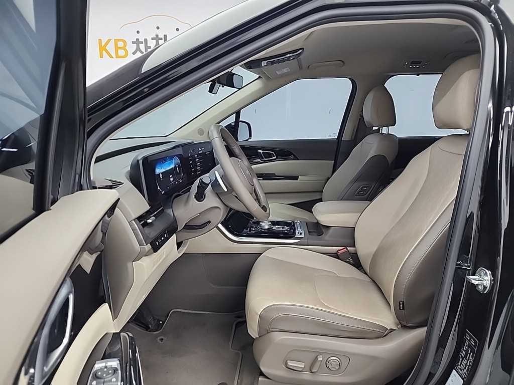 KIA Carnival - Vista 11