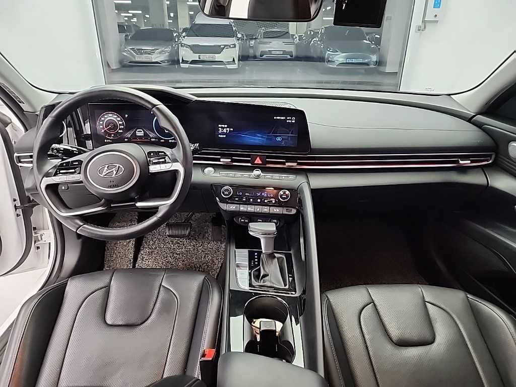 HYUNDAI Avante - Vista 7
