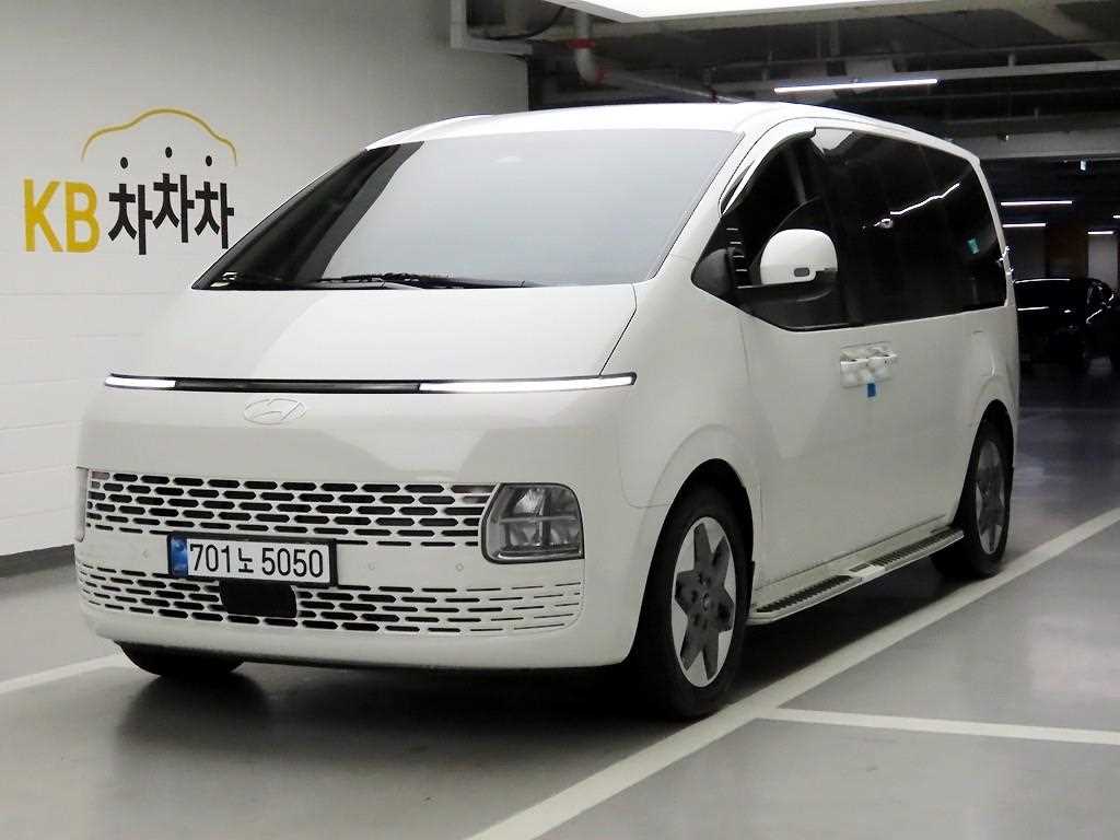 HYUNDAI Staria - Vista 2