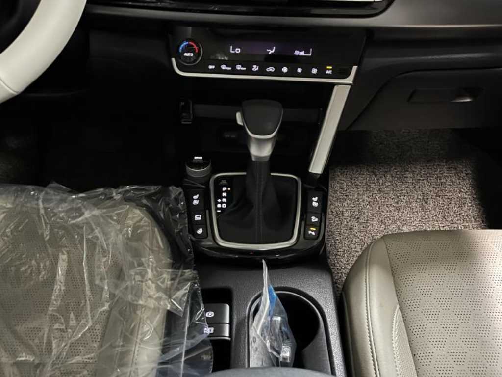 KIA Seltos - Vista 10