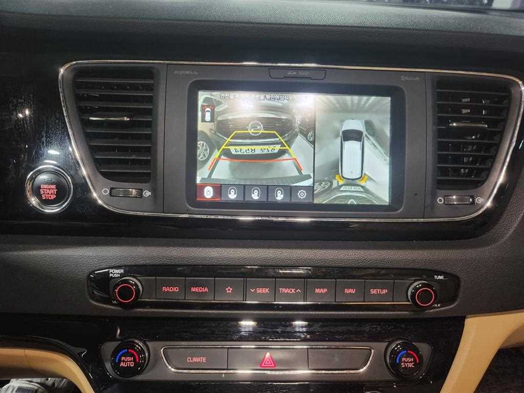 KIA Carnival - Vista 5