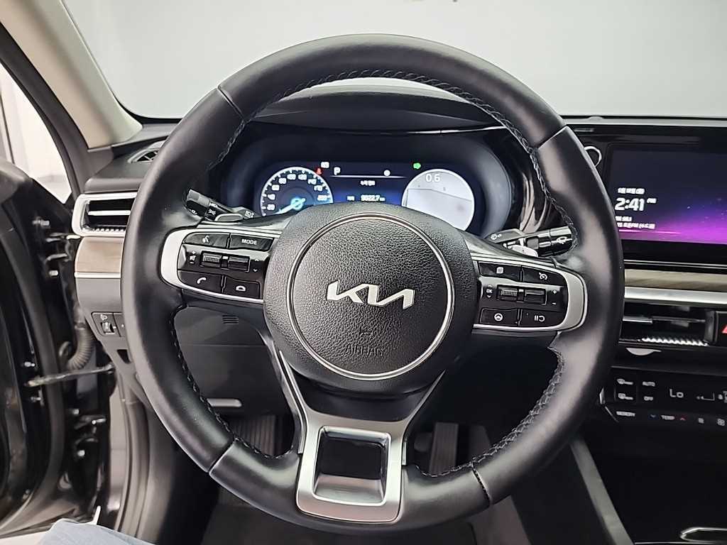KIA K5 - Vista 9